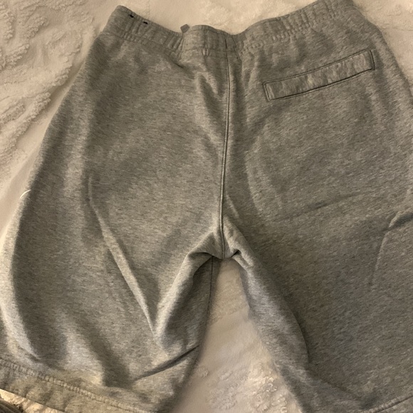 Men’s shorts - Picture 4 of 4